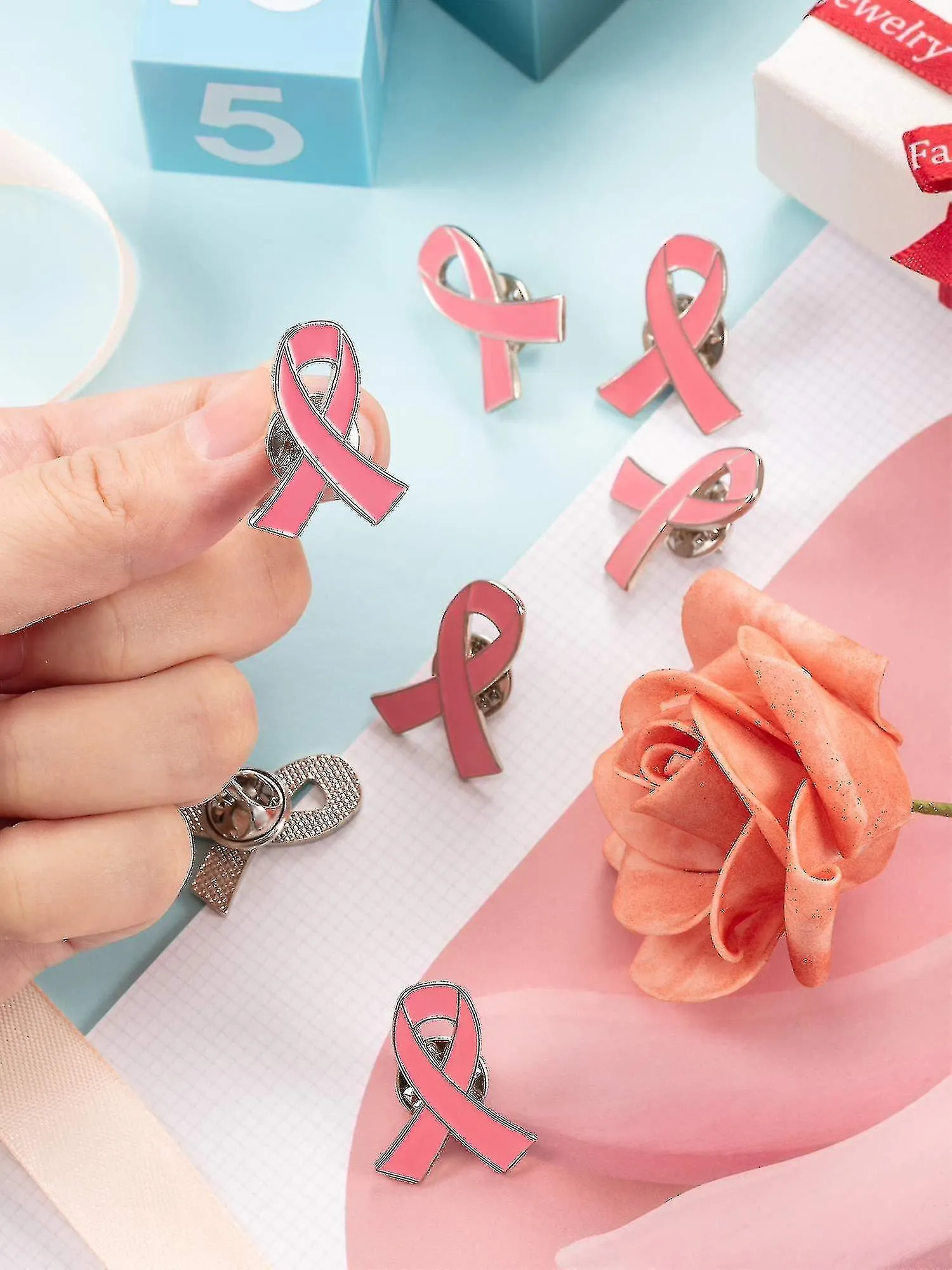 25pcs Conciencia del cáncer de mama Alfileres de solapa Alfileres de cinta rosa Alfileres de cinta de esperanza Alfileres de sol