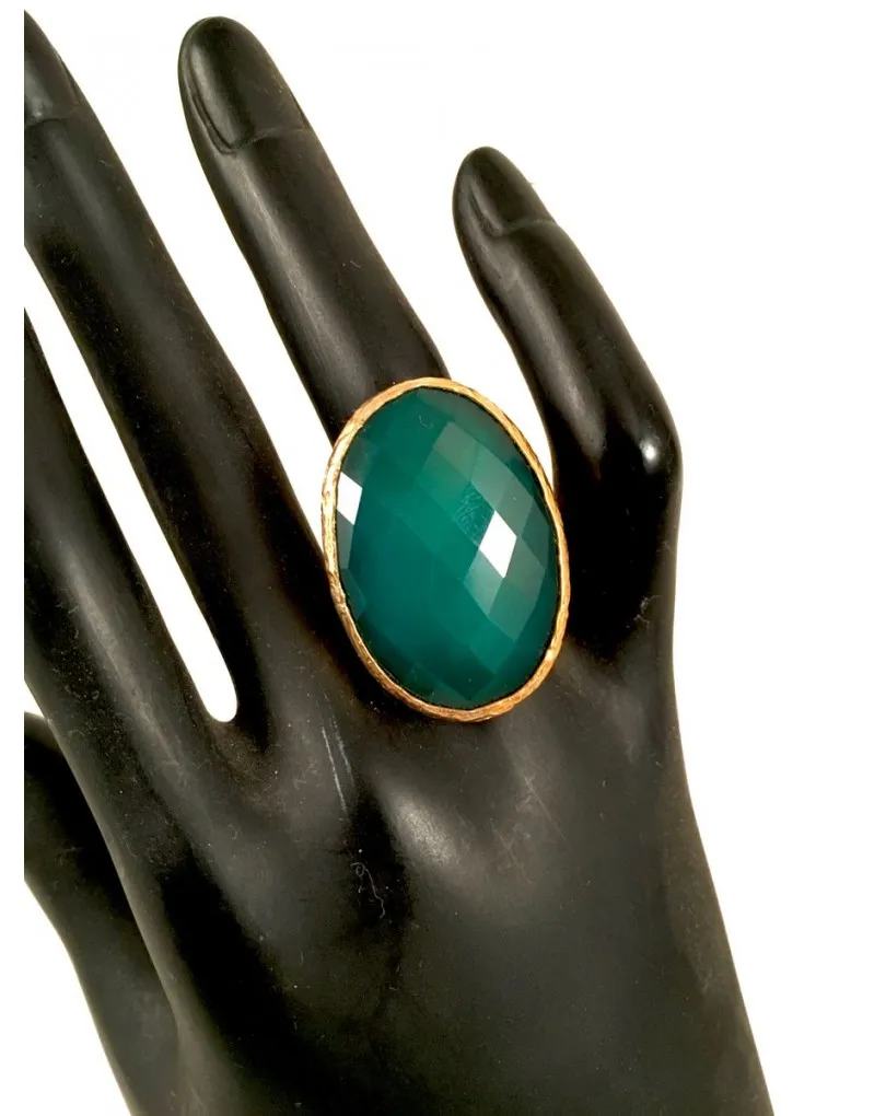 ANILLO VERDE DE PIEDRA FACETADA