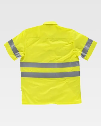 Camisa manga corta con un bolso de pecho Amarillo