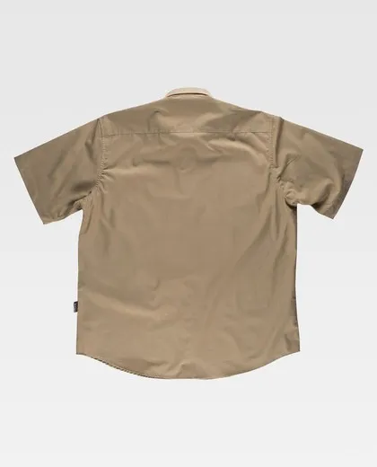 Camisa manga corta con un bolso de pecho Beige