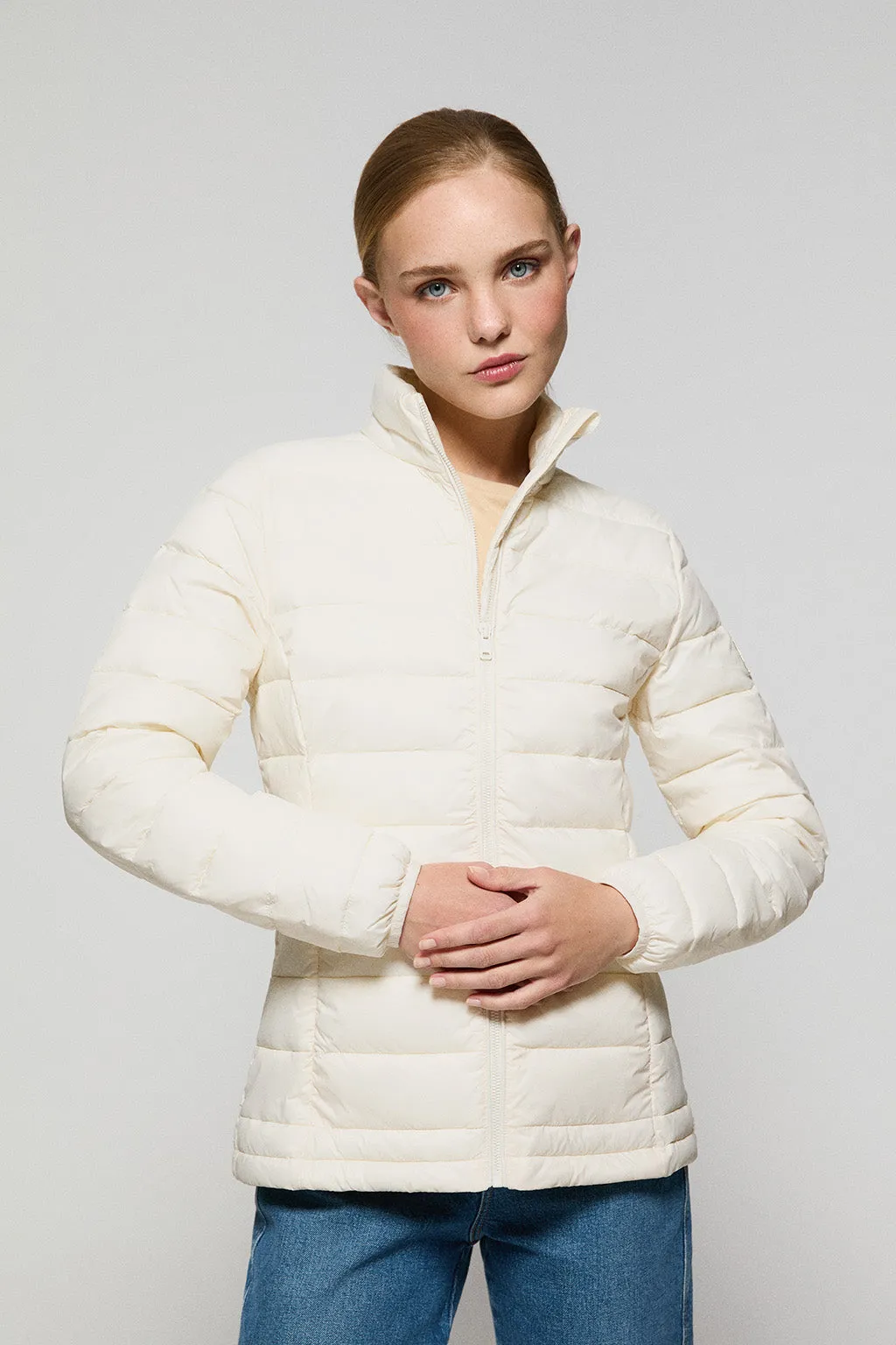 Chaqueta Costa ultraligera beige con logotipo