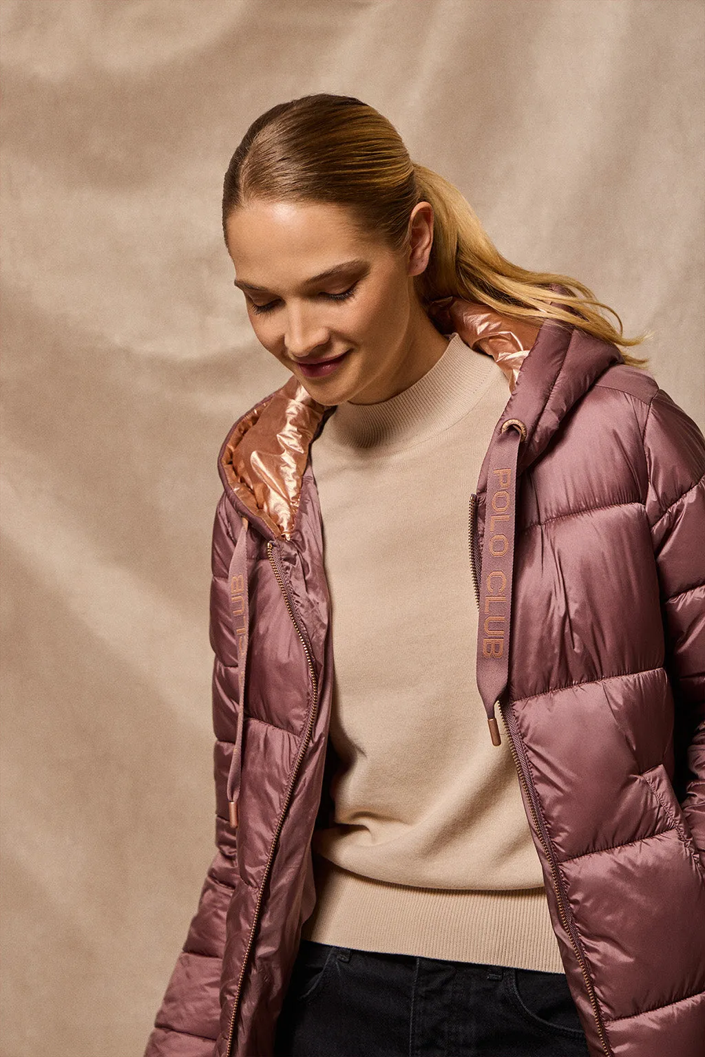 Chaqueta Ice acolchada rosa taupe de capucha fija y detalles Polo Club