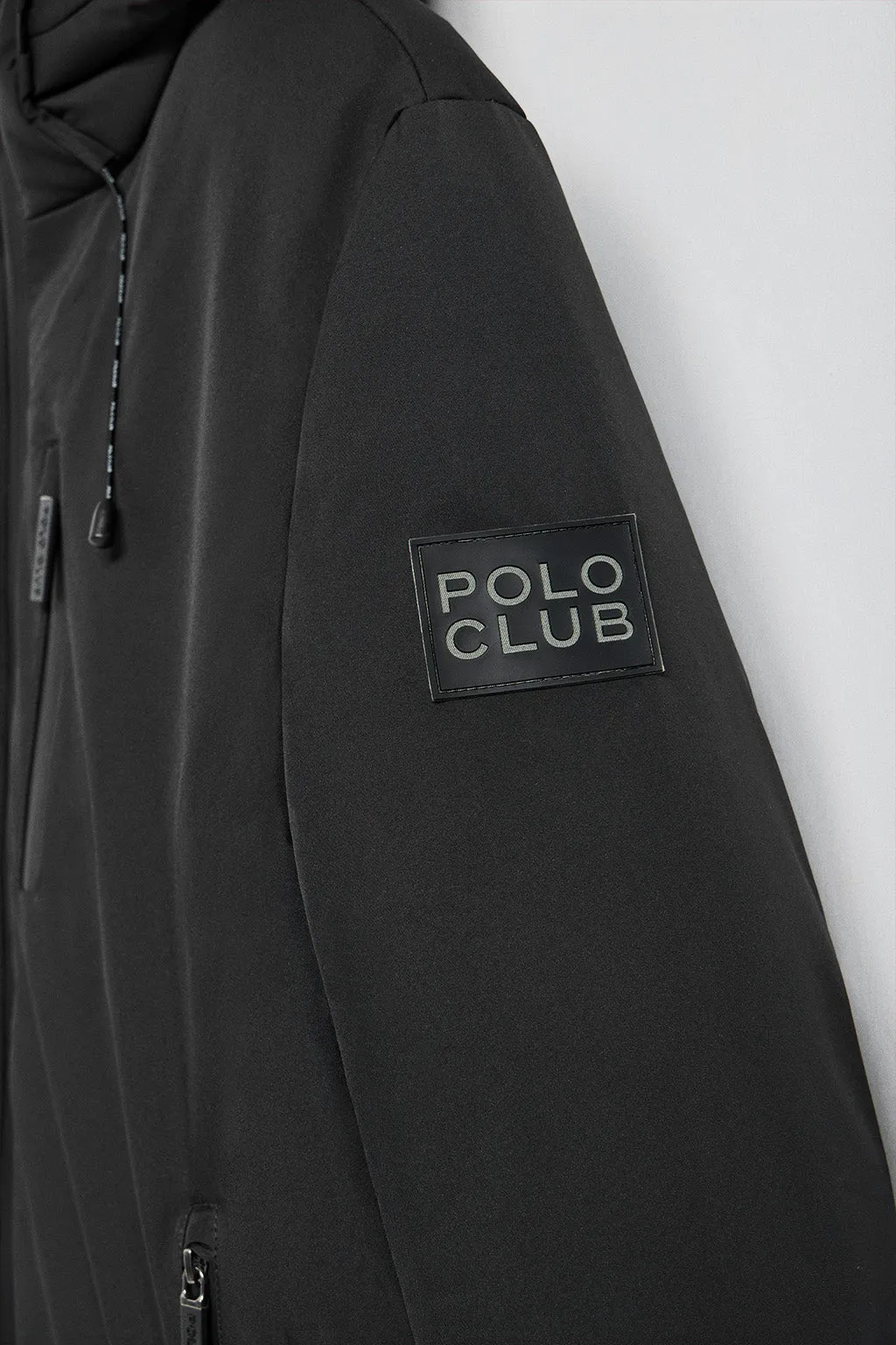 Chaqueta negra Gstaad de capucha ficha y detalles Polo Club