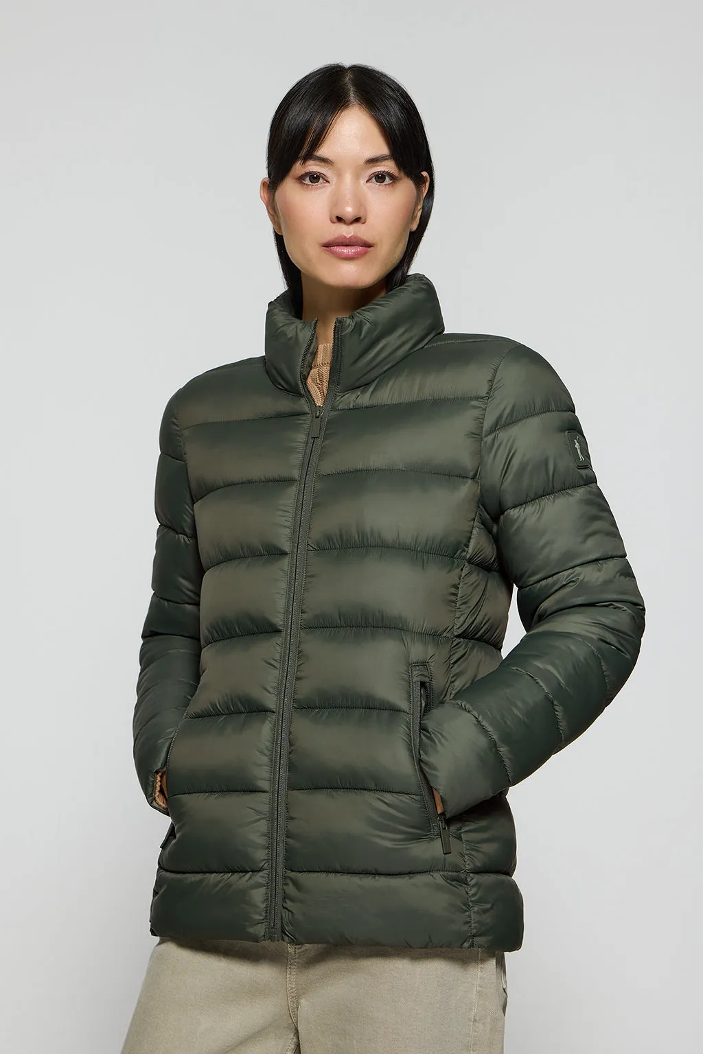 Chaqueta ultralight Susanne color verde con parche Rigby Go