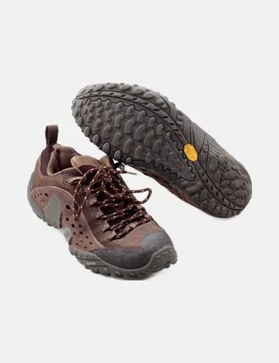 Merrell Bota de monte marrón acordonada