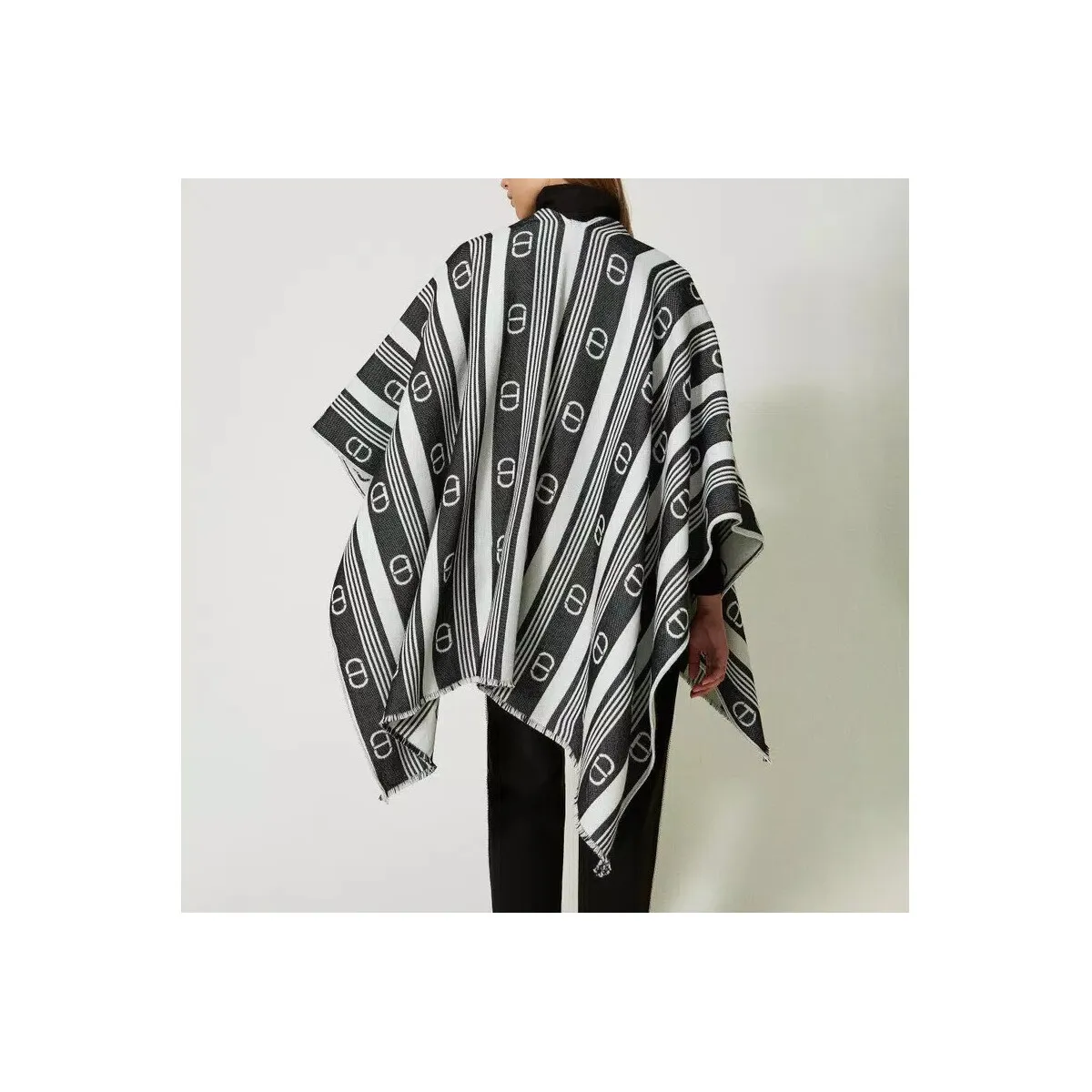 PONCHO IN MISTO LANA JACQUARD A RIGHE Art. 232TA4190