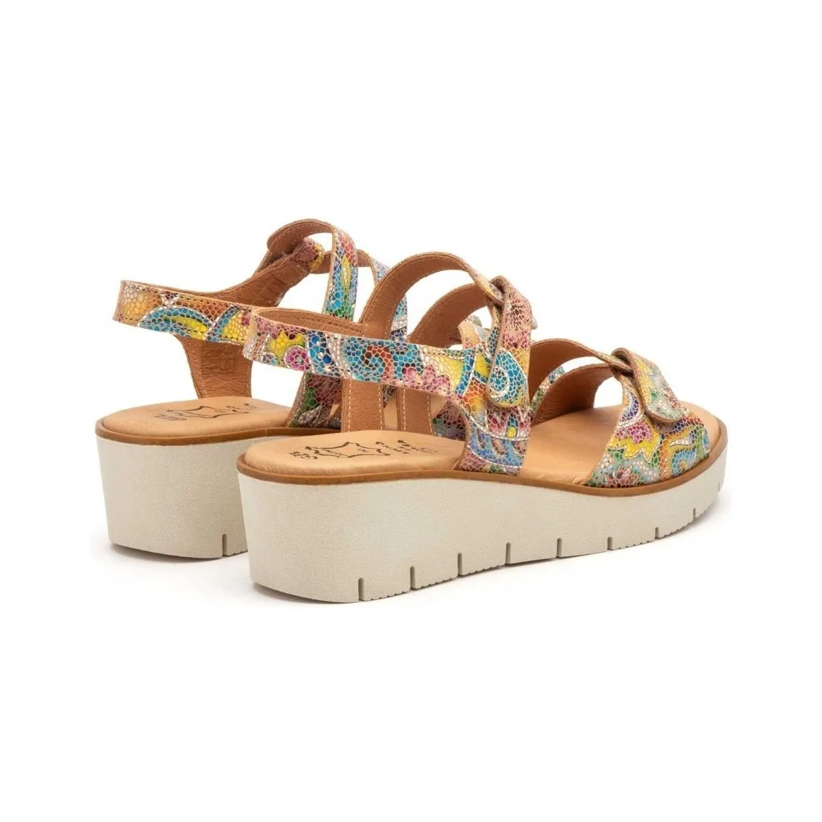 Sandalias marrones de piel con cuña by CBP