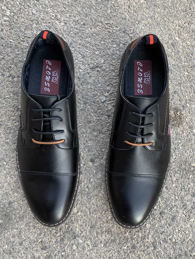 Zapato negro de vestir